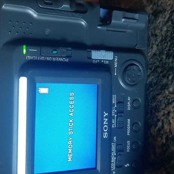 Sony Digital Mavica SD card & Floppy Disc Camera - Picture 8 of 15